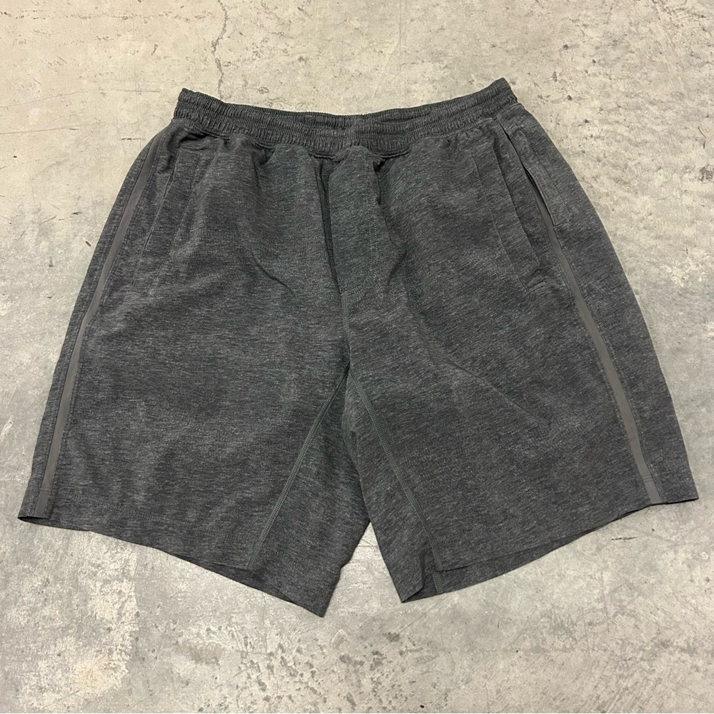 Lululemon Pace Breaker Short Gym Lined Gray LM7907S Men's Size Large 9” Inseam